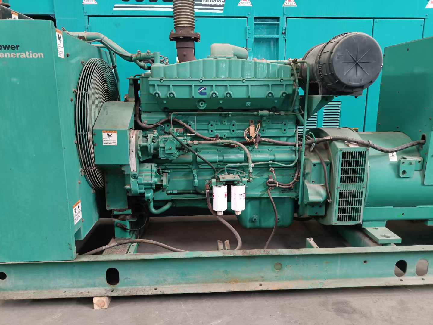 千山过载会对 600kW 柴油发电机组造成哪些损害？